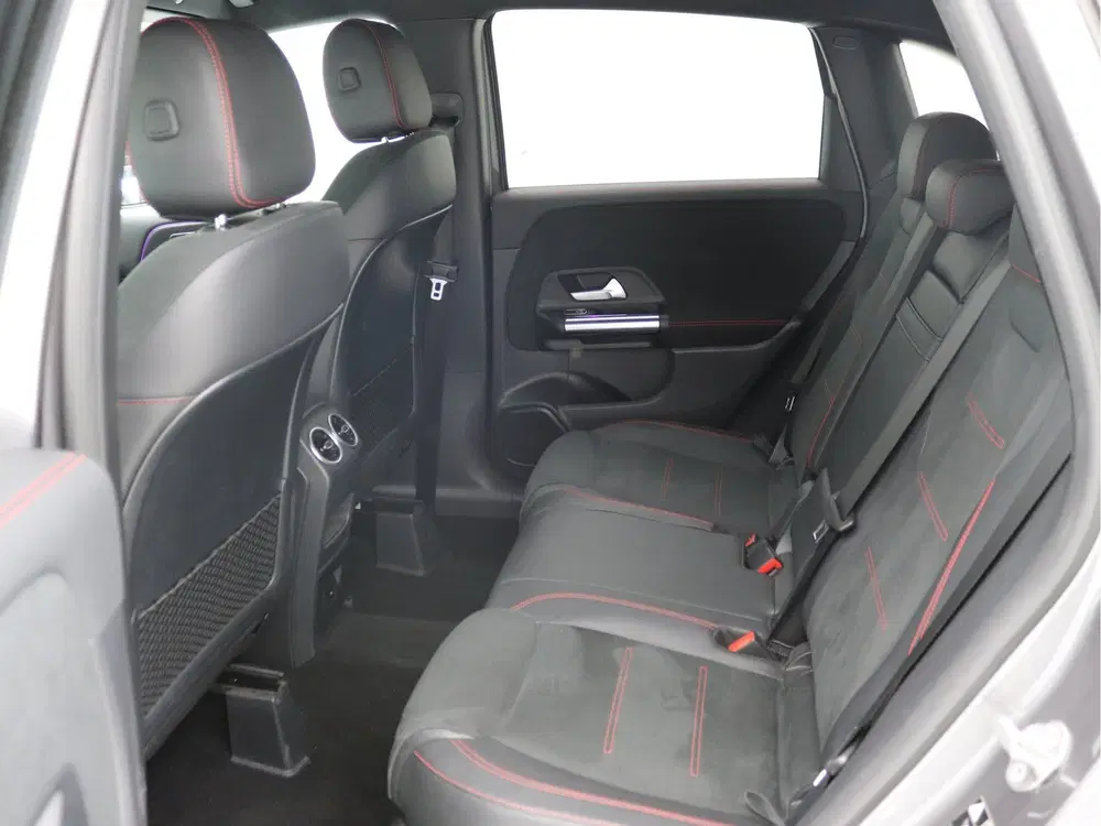 Mercedes-Benz B-Klasse 250 e AMG Dodehoekassistent uit 2021, foto 11