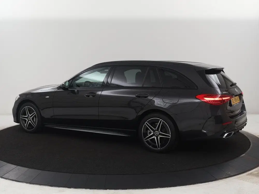 Mercedes-Benz C-Klasse AMG-Line uit 2025, foto 2