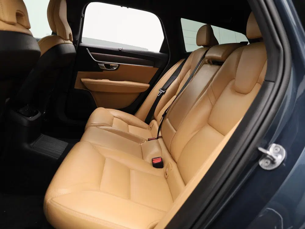 Volvo V90 2.0 T6 Plug-in hybrid AWD Plus Bright 350P uit 2023, foto 12