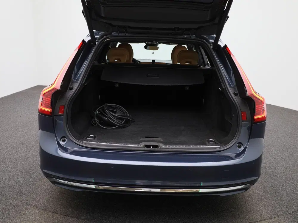 Volvo V90 2.0 T6 Plug-in hybrid AWD Plus Bright 350P uit 2023, foto 13