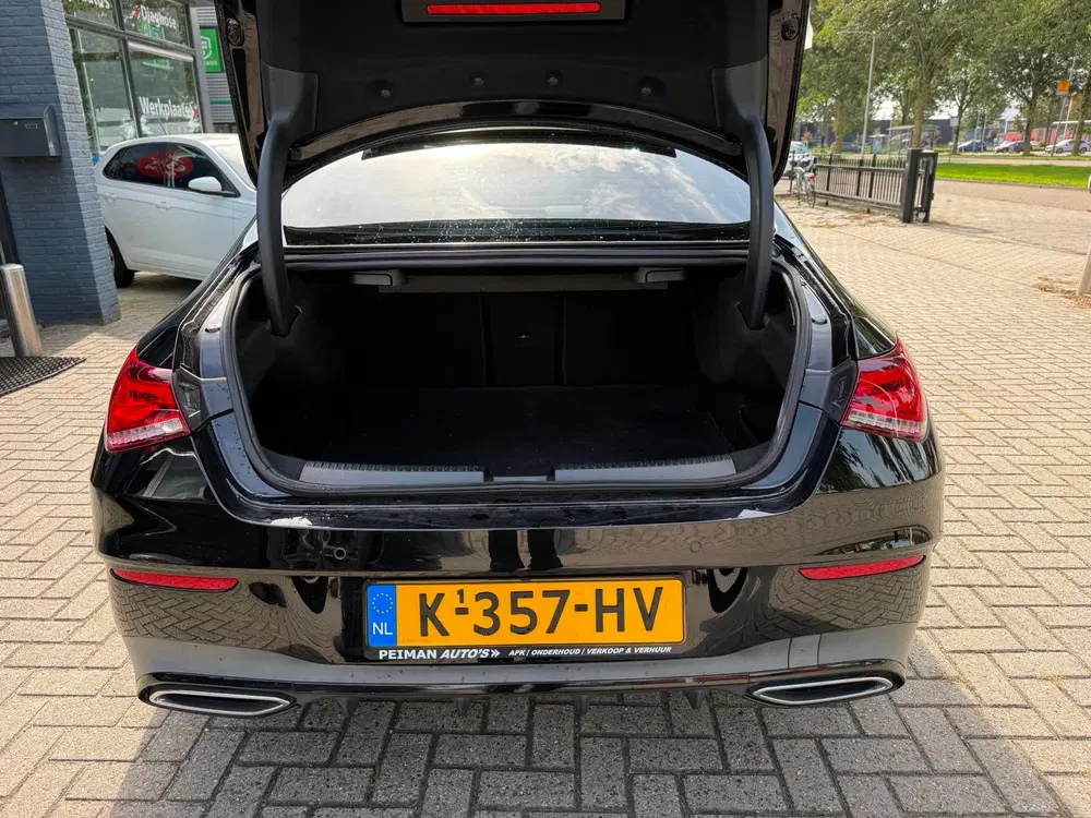 Mercedes-Benz CLA 220 Premium Plus AMG Night Edition uit 2019, foto 10