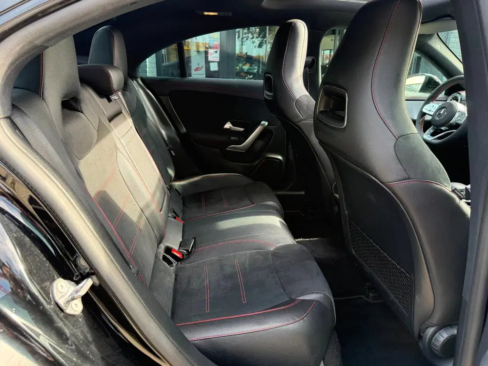 Mercedes-Benz CLA 220 Premium Plus AMG Night Edition uit 2019, foto 12