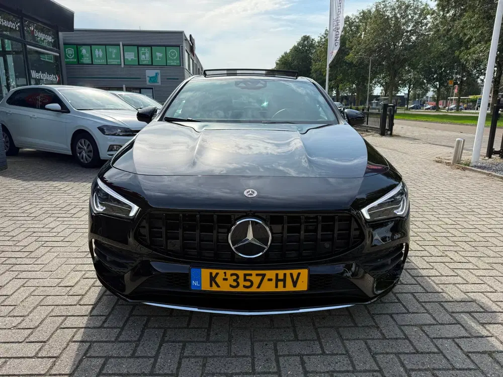 Mercedes-Benz CLA 220 Premium Plus AMG Night Edition uit 2019, foto 2