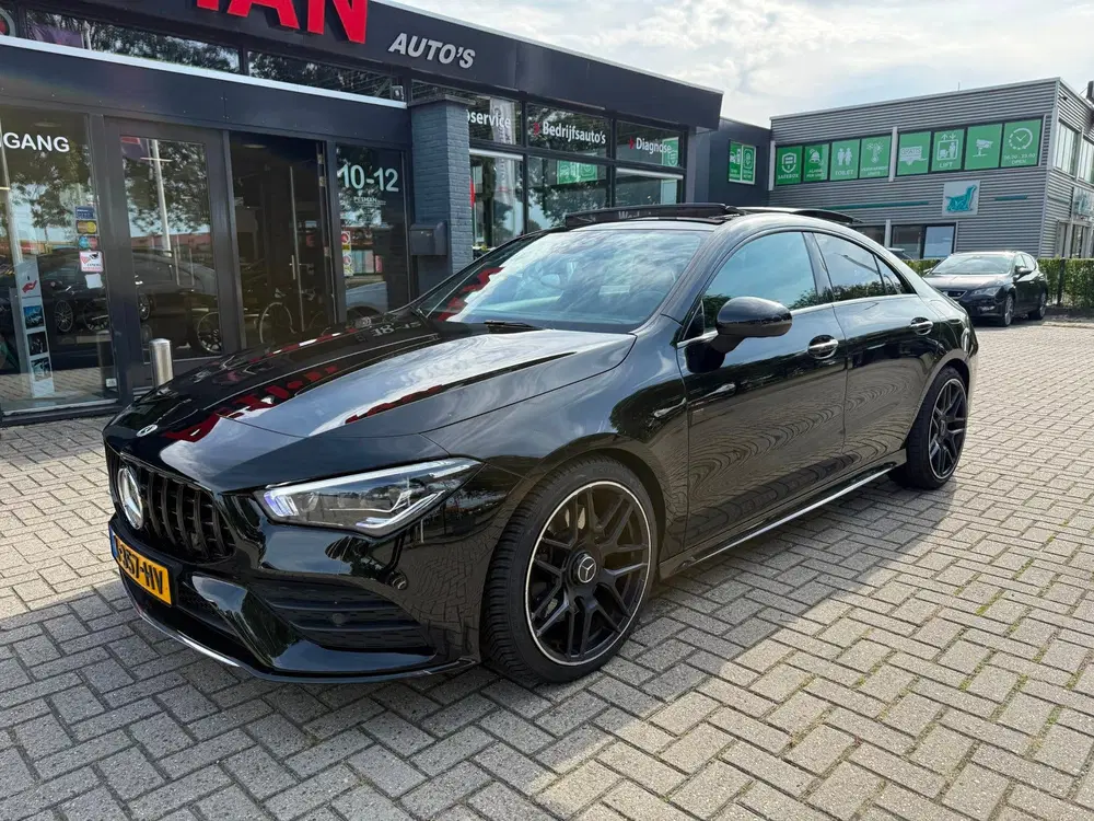 Mercedes-Benz CLA 220 Premium Plus AMG Night Edition uit 2019, foto 4