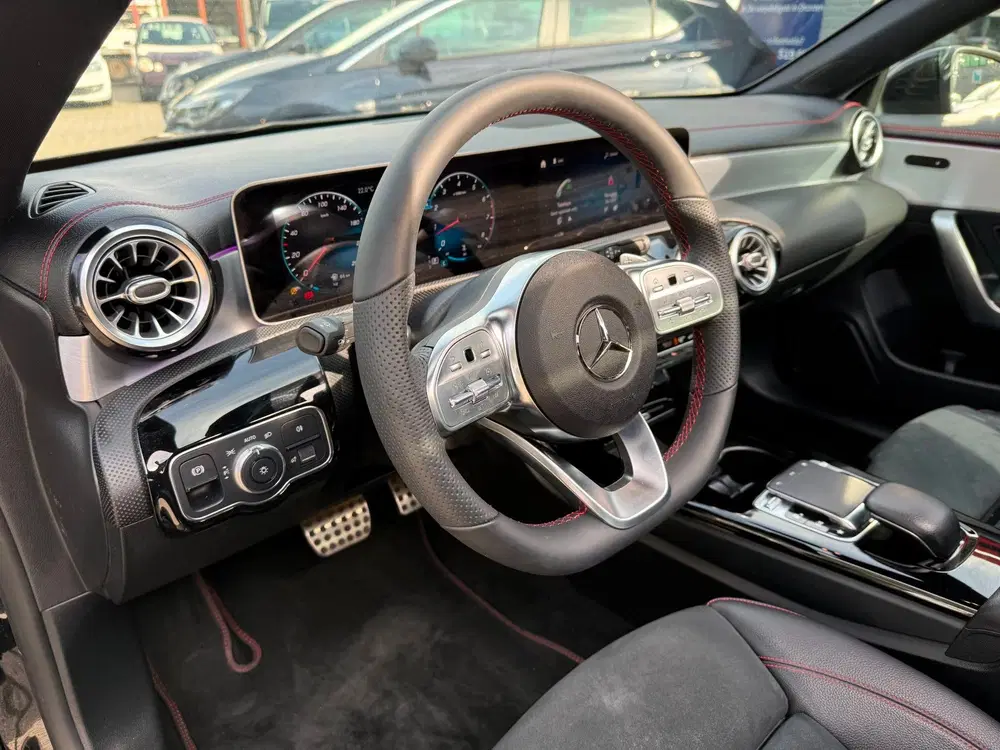 Mercedes-Benz CLA 220 Premium Plus AMG Night Edition uit 2019, foto 5