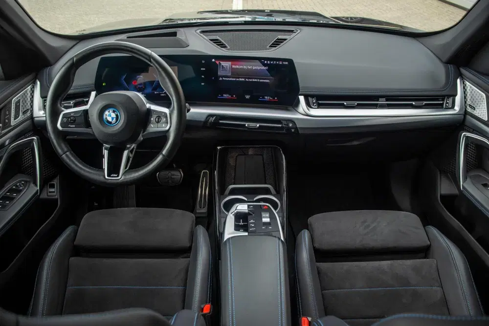 BMW iX1 xDrive30 67 kWh M-Sport Pro uit 2023, foto 14