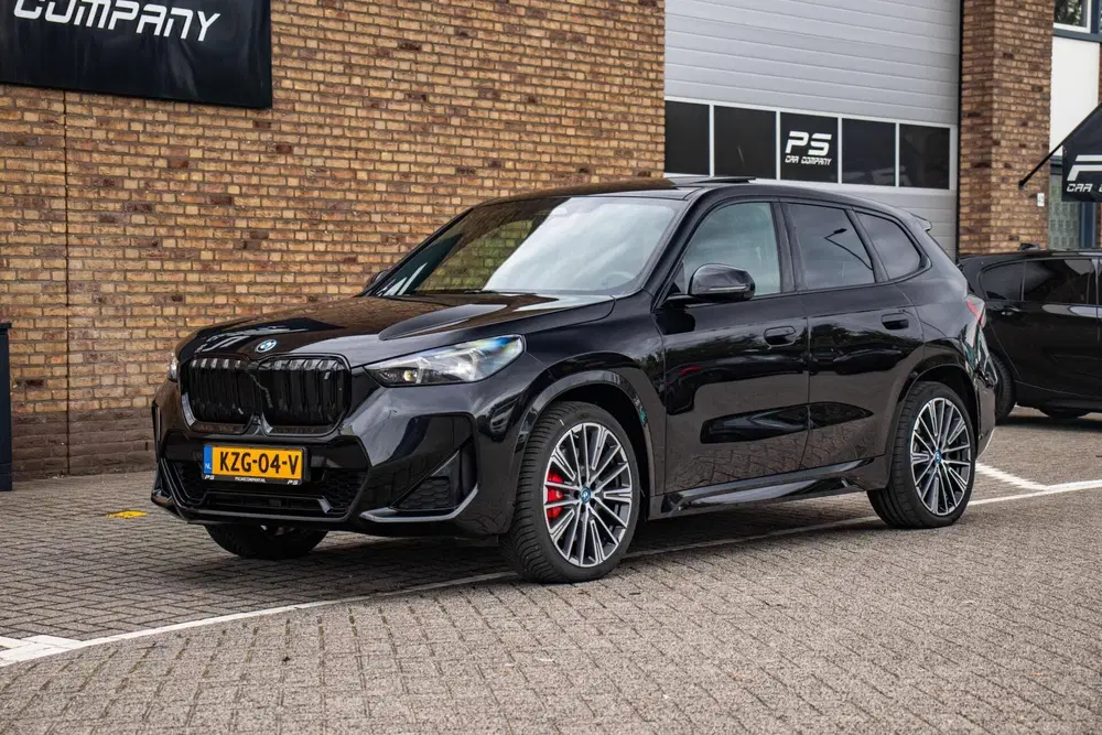 BMW iX1 xDrive30 67 kWh M-Sport Pro uit 2023, foto 2