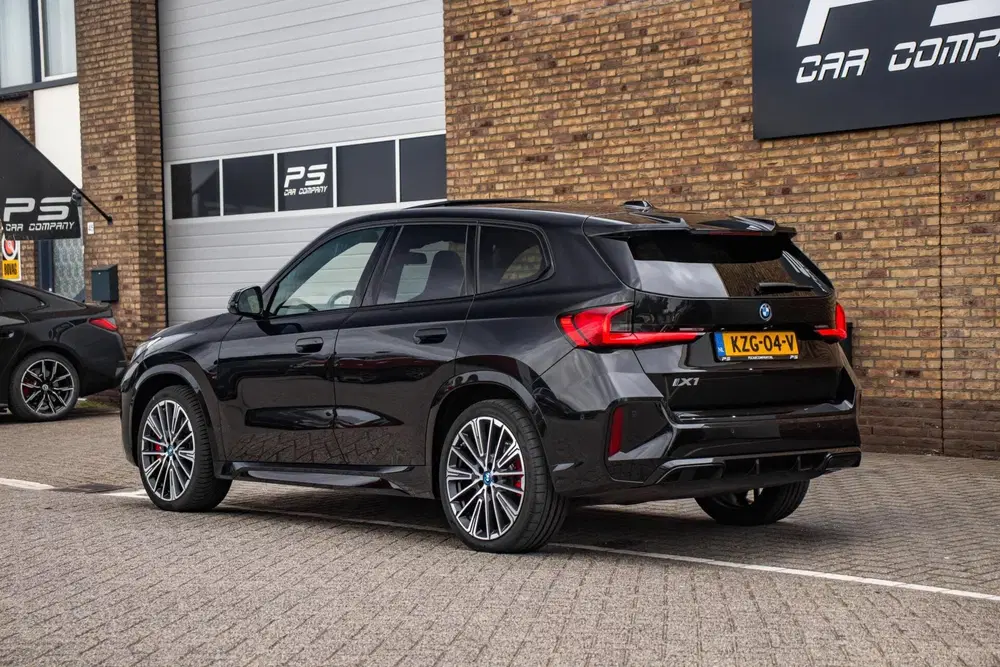 BMW iX1 xDrive30 67 kWh M-Sport Pro uit 2023, foto 4