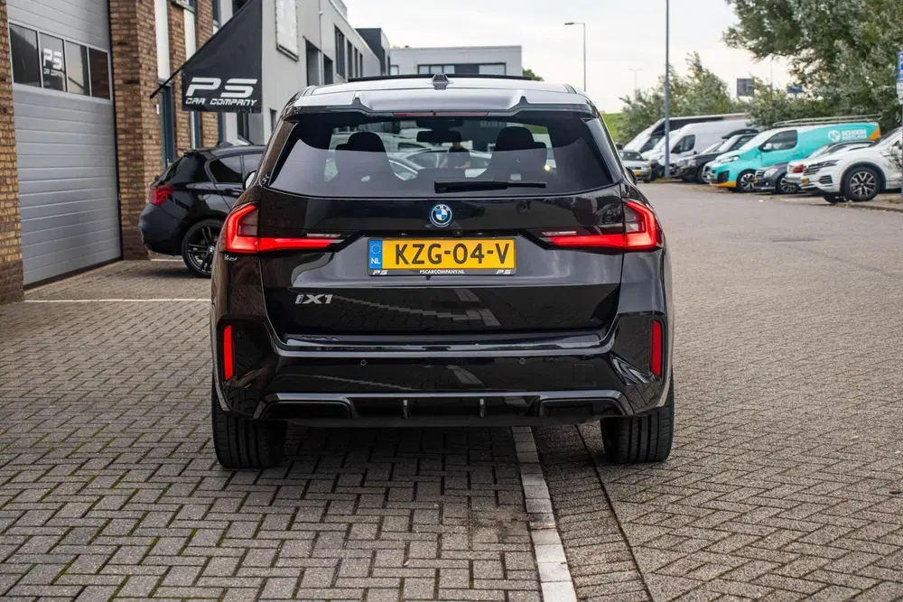 BMW iX1 xDrive30 67 kWh M-Sport Pro uit 2023, foto 5