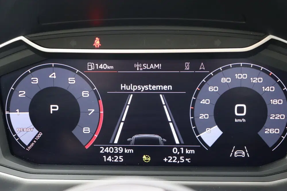 Audi A1 TFSI Advanced edition stoelvw digi-dash uit 2023, foto 12