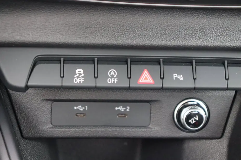 Audi A1 TFSI Advanced edition stoelvw digi-dash uit 2023, foto 15