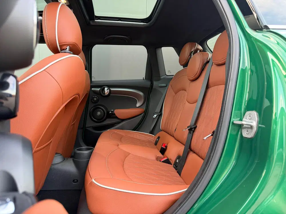 Mini Cooper S 2.0 Cooper S uit 2023, foto 13