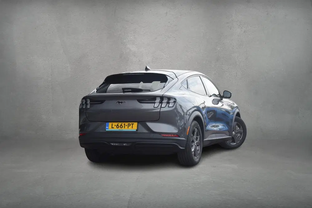 Ford Mustang Mach-E RWD 75 kWh uit 2021, foto 3