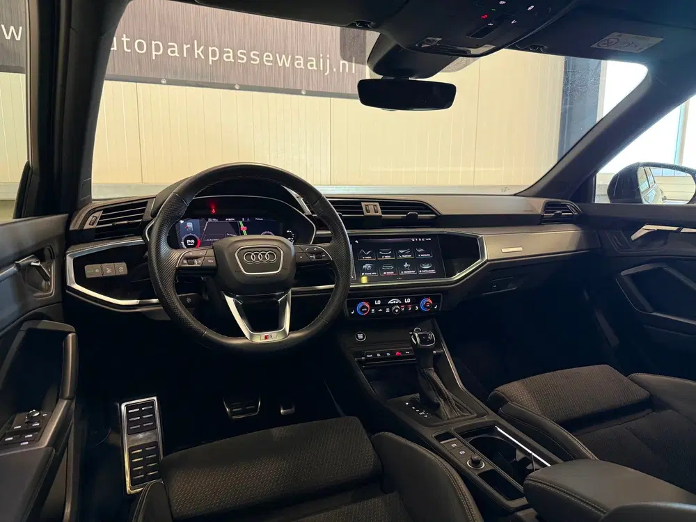Audi Q3 35 TFSI 3x S-Line Pano uit 2024, foto 11