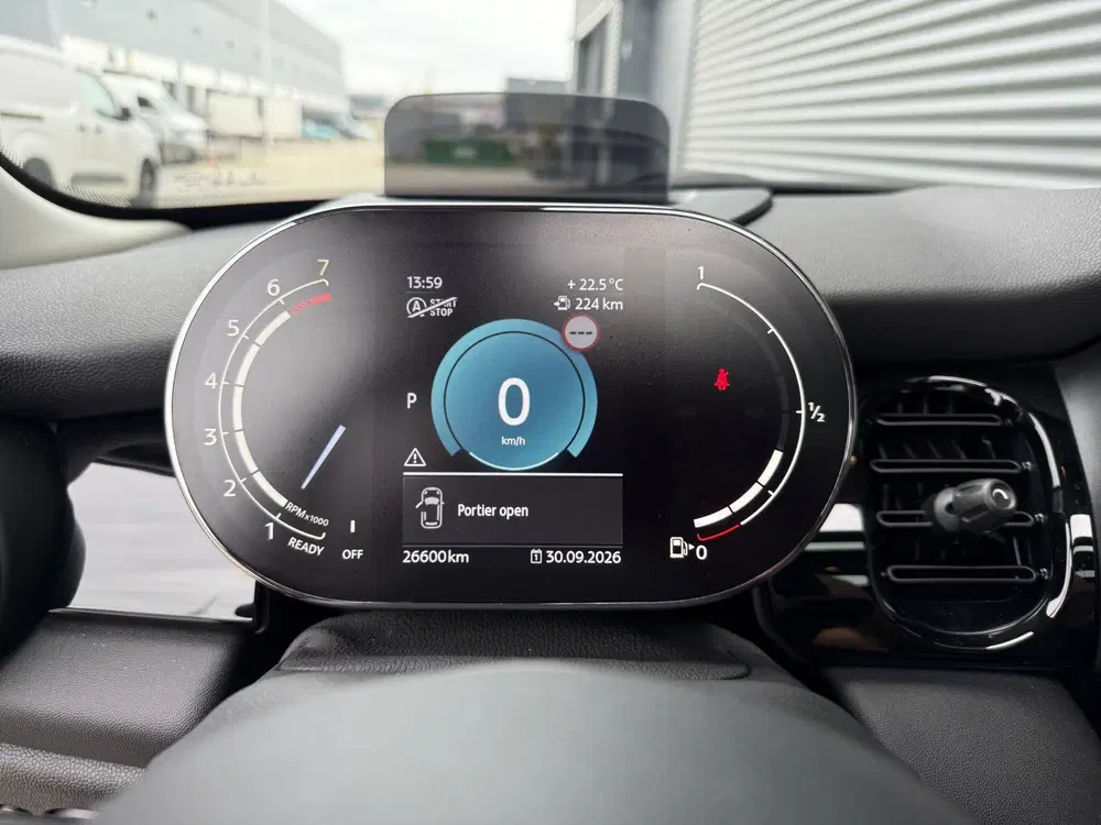 Mini Cooper 1.5 Cooper Pano uit 2023, foto 12