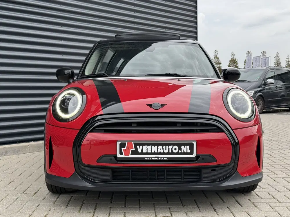 Mini Cooper 1.5 Cooper Pano uit 2023, foto 2