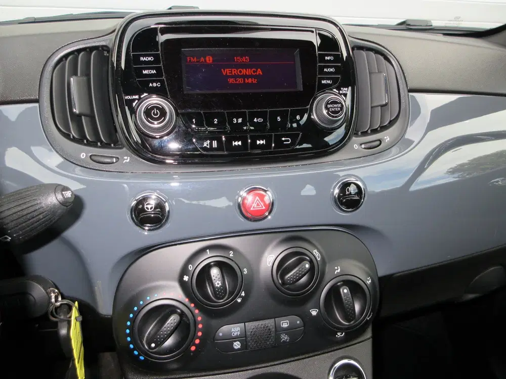 Fiat 500 1.0 Hybrid Pop uit 2020, foto 15