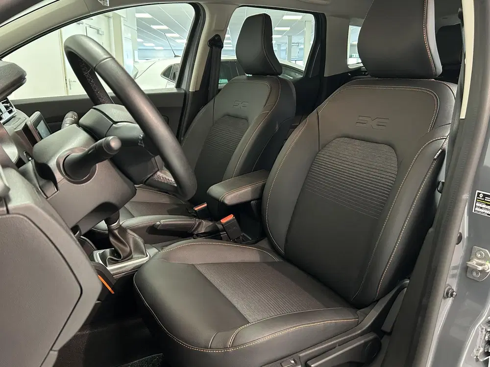 Dacia Duster 1.3 TCe 150 Journey uit 2023, foto 7