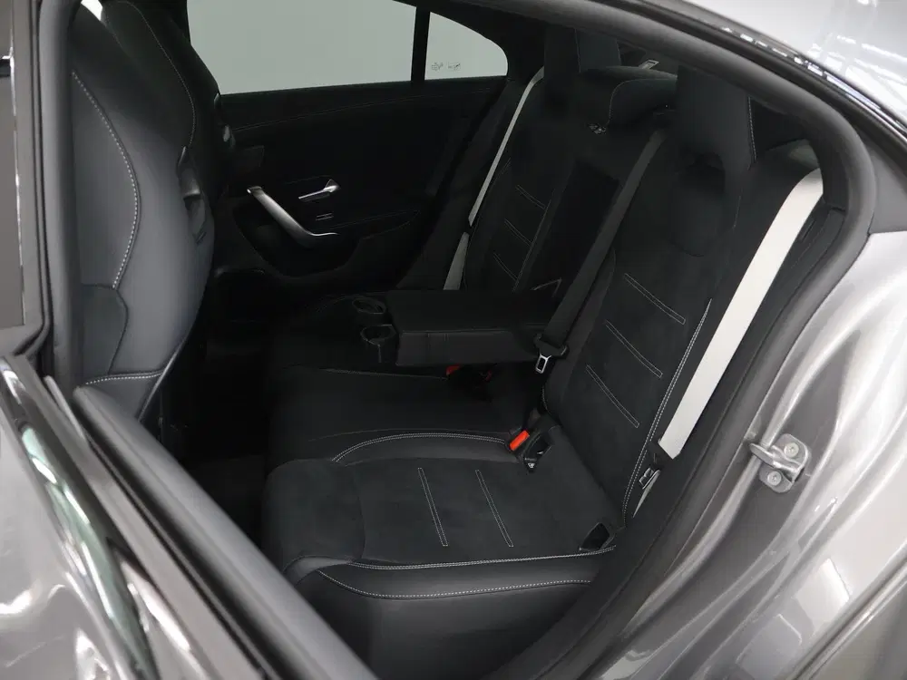 Mercedes-Benz CLA 180 Business Solution AMG uit 2025, foto 11
