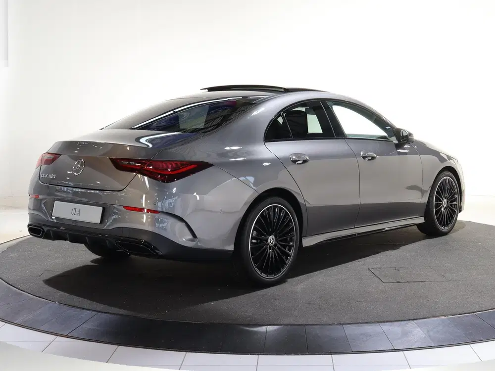Mercedes-Benz CLA 180 Business Solution AMG uit 2025, foto 2