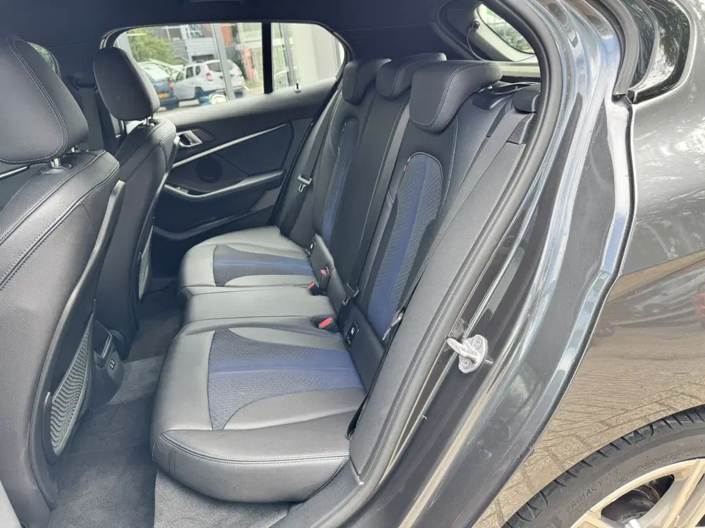 BMW 1-serie 118i Automaat High Executive M-Sport*LED*N uit 2021, foto 11