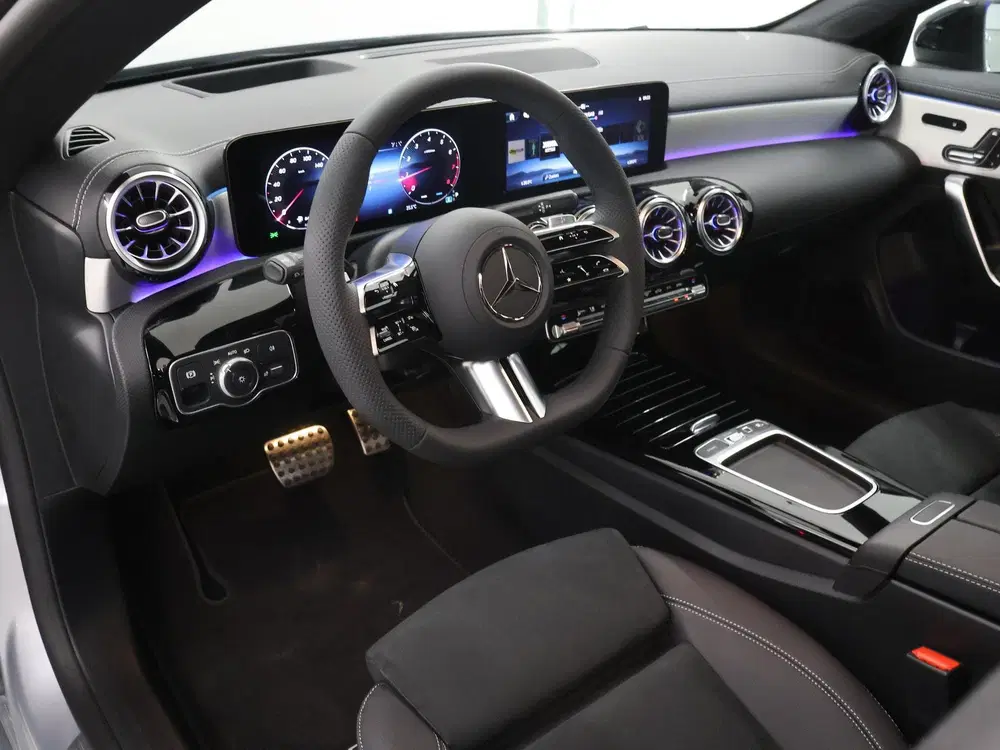 Mercedes-Benz CLA 180 Business Solution AMG uit 2025, foto 7
