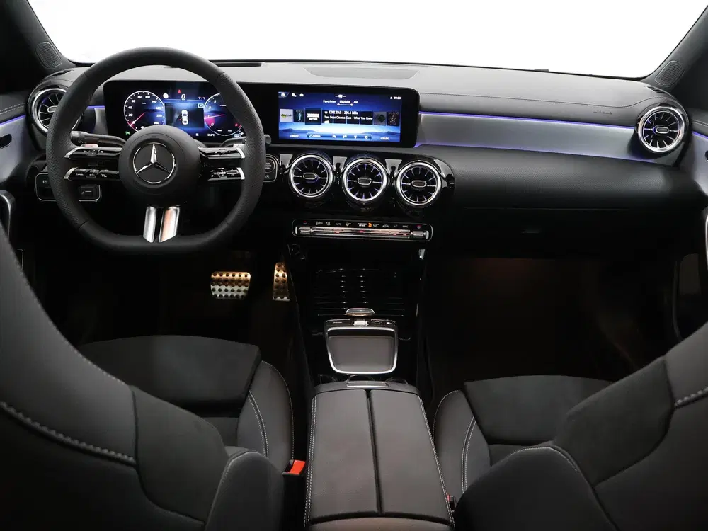 Mercedes-Benz CLA 180 Business Solution AMG uit 2025, foto 8