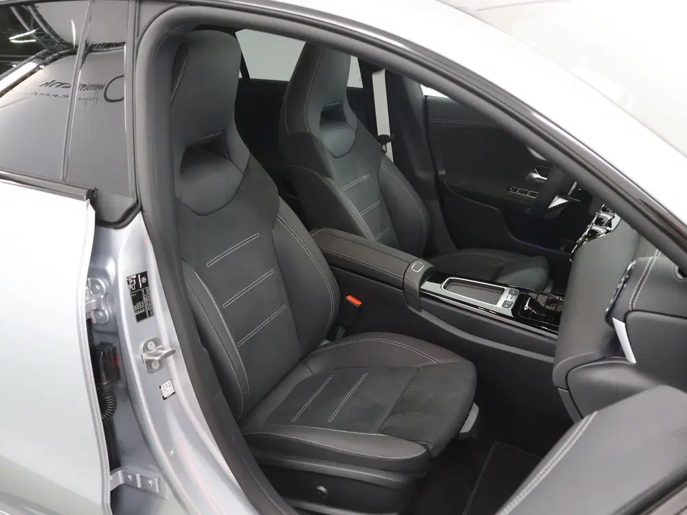 Mercedes-Benz CLA 180 Business Solution AMG uit 2025, foto 10