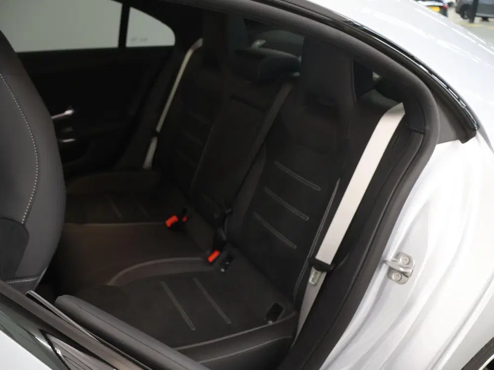 Mercedes-Benz CLA 180 Business Solution AMG uit 2025, foto 11