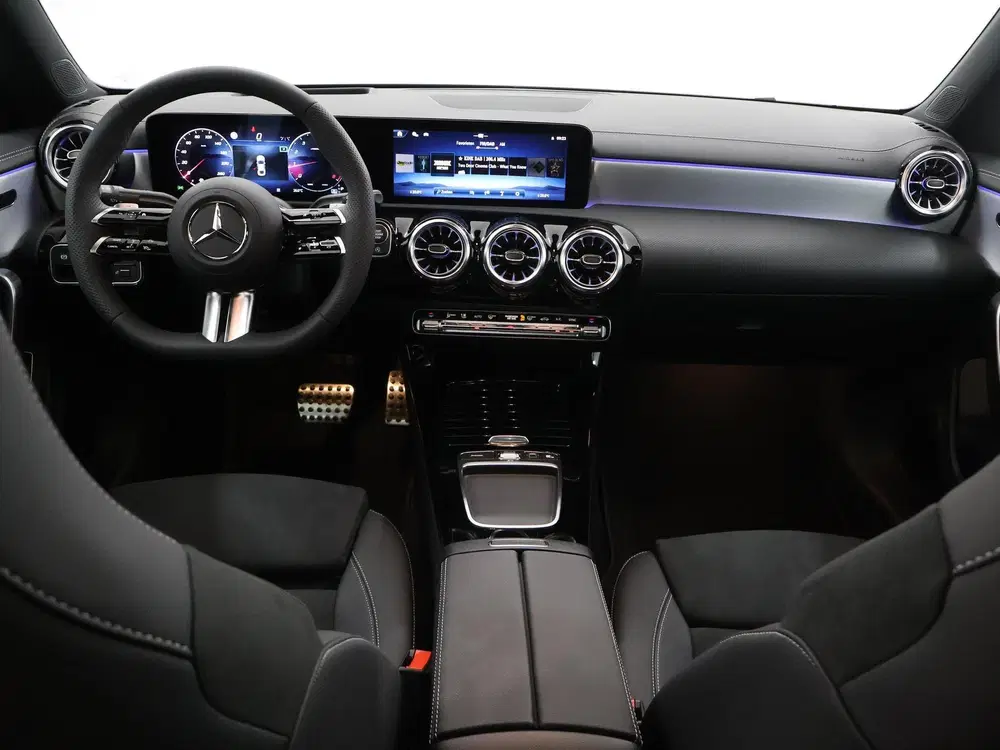 Mercedes-Benz CLA 180 Business Solution AMG uit 2025, foto 8