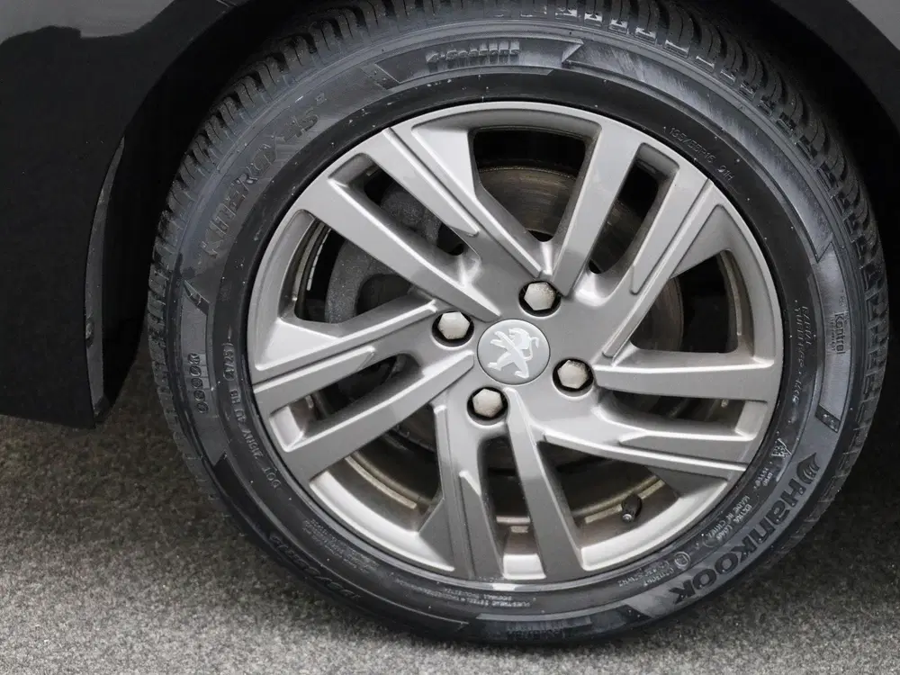 Peugeot 208 1.2 PureTech Active Pack uit 2023, foto 13