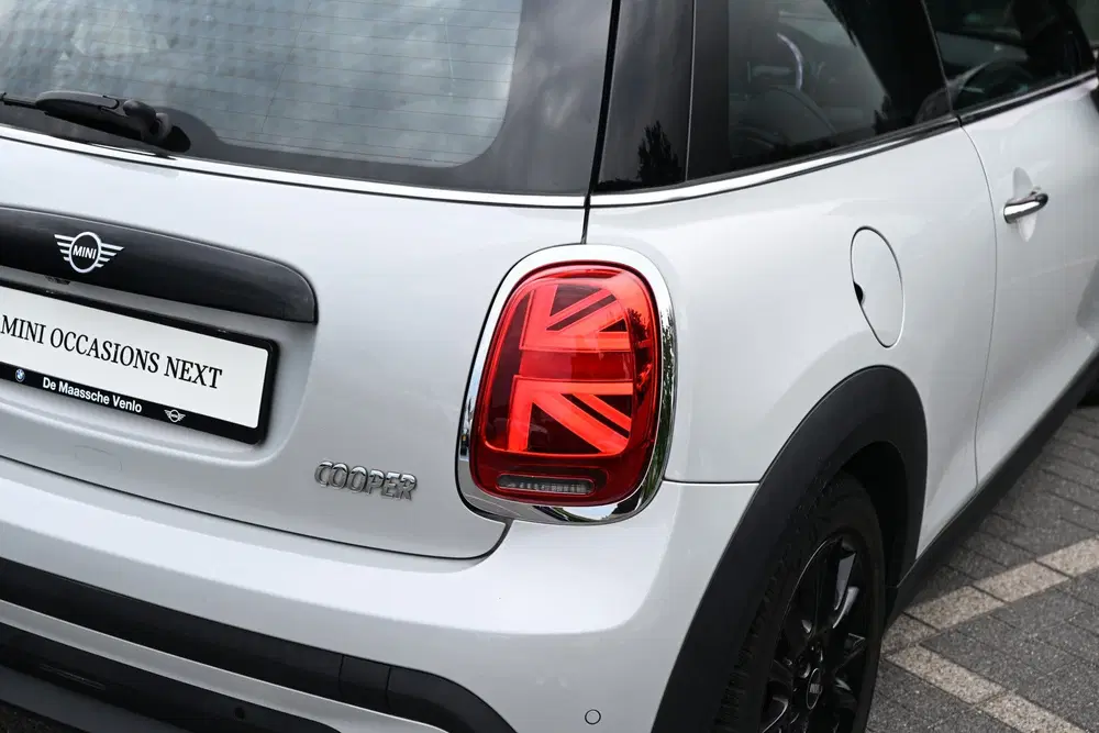 Mini Hatchback Cooper Classic Automaat uit 2021, foto 10