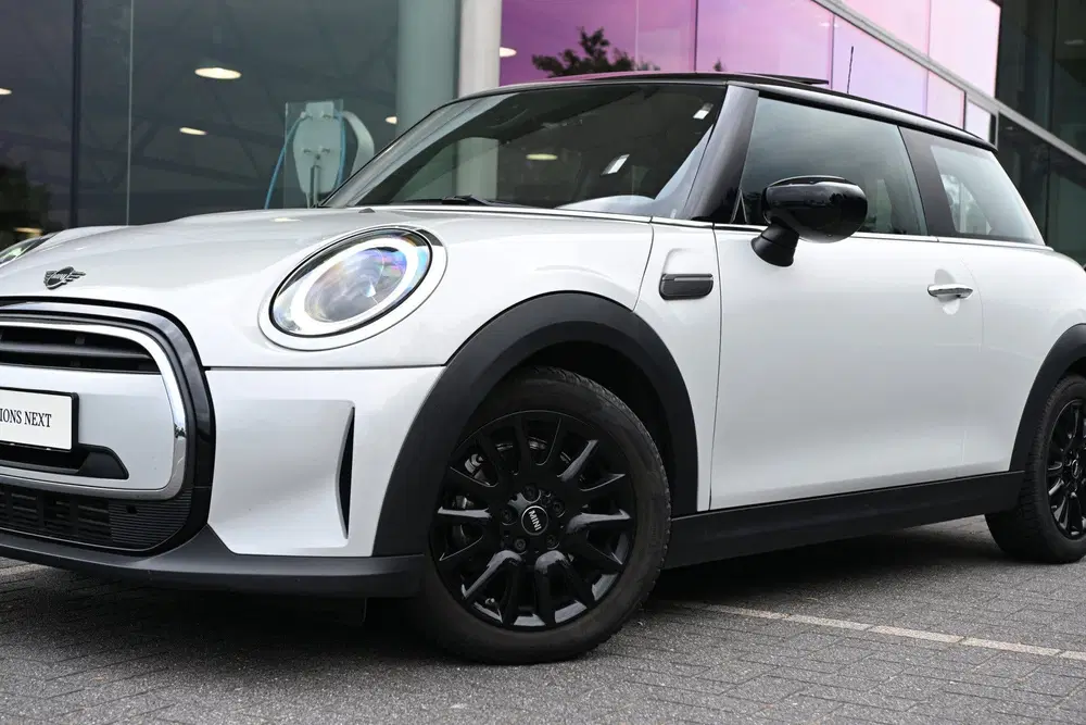Mini Hatchback Cooper Classic Automaat uit 2021, foto 15