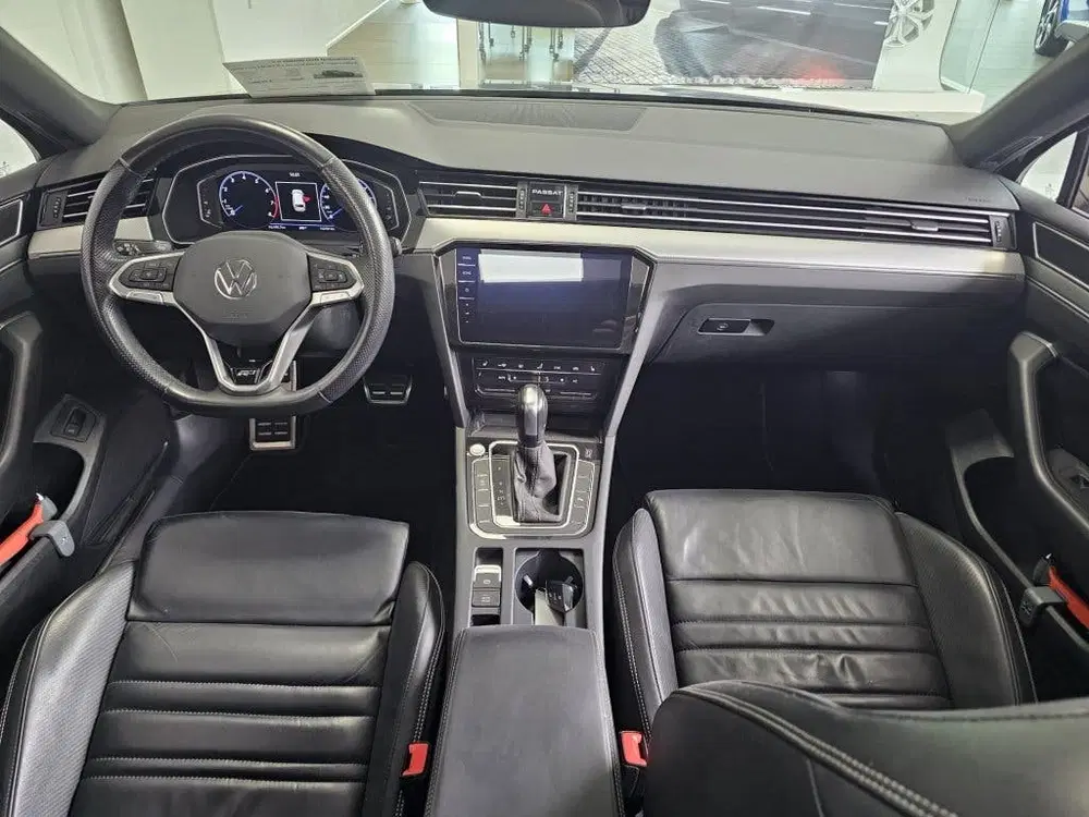 Volkswagen Passat 1.5 TSI R-Line uit 2022, foto 3