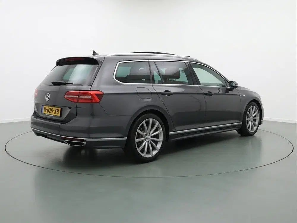 Volkswagen Passat 1.5 TSI R-Line uit 2022, foto 4