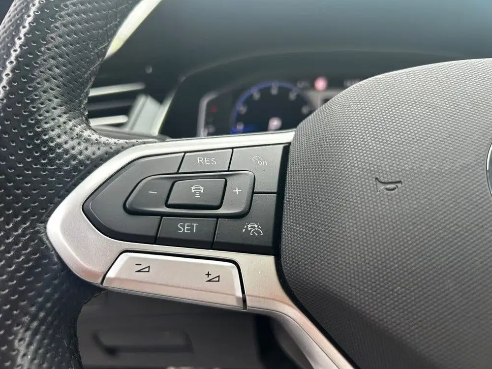 Volkswagen Passat 1.5 TSI R-Line uit 2022, foto 9
