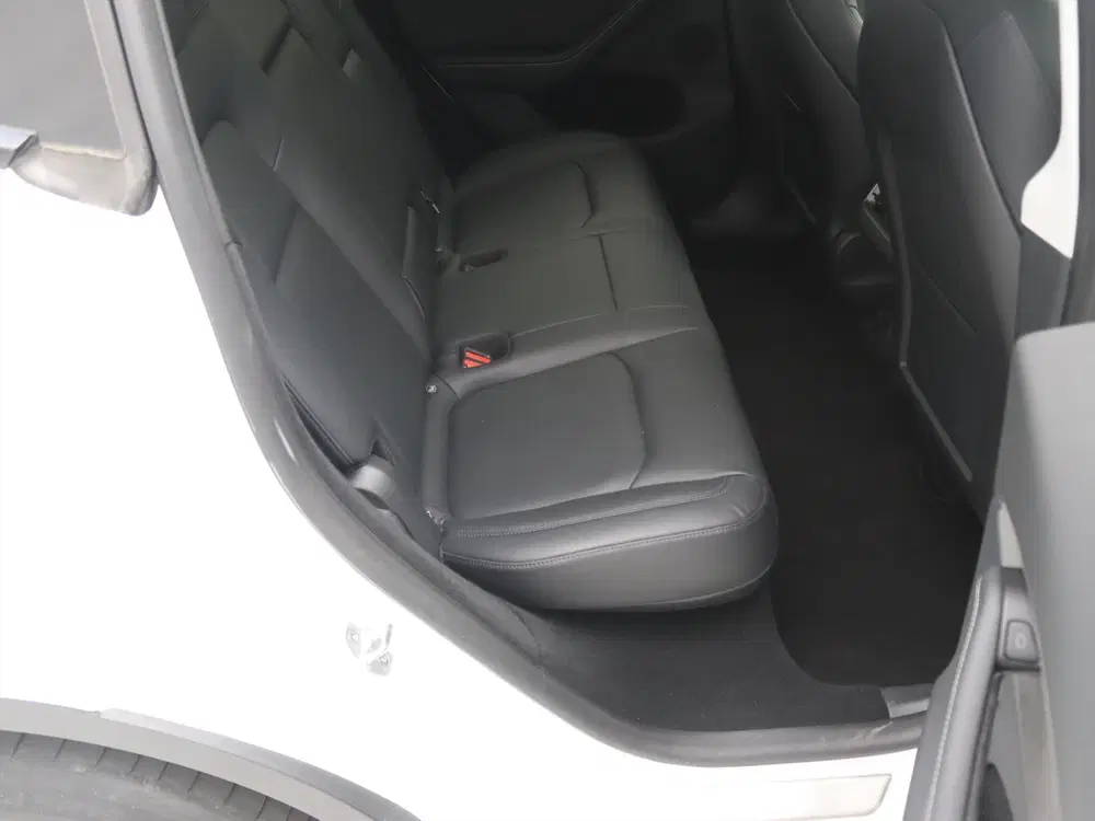 Tesla Model Y Long Range AWD 75kWh 351pk 94.1% SoH [ AMD uit 2022, foto 13