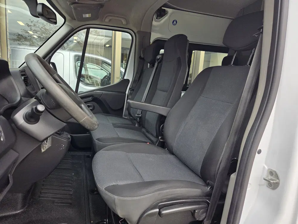 Renault Master T35 2.3 dCi L2H2 DC 7-Persoons Airco Cruis uit 2020, foto 11
