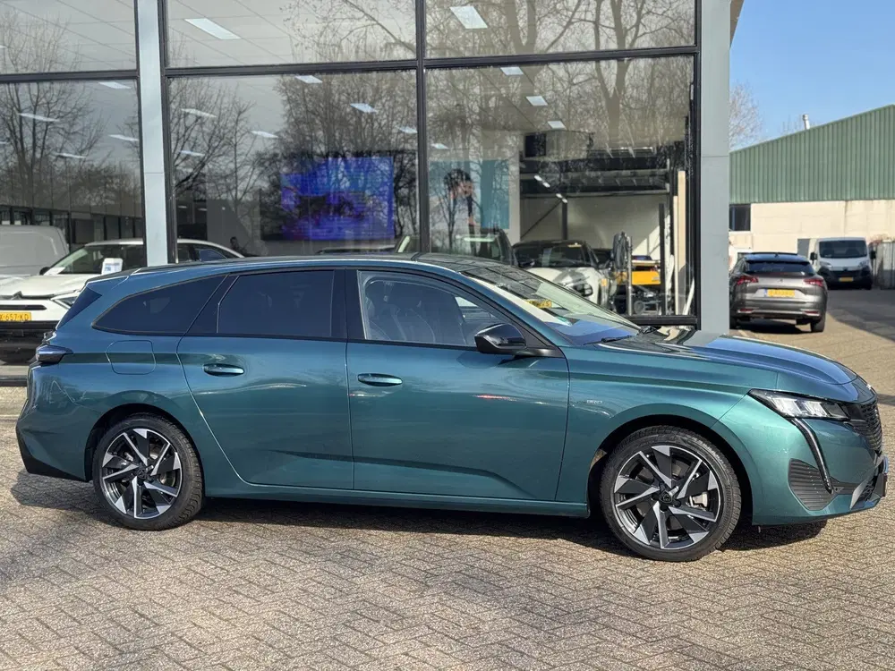 Peugeot 308 1.6 Plug In Hybrid 180 Allure Pack Busines uit 2023, foto 4