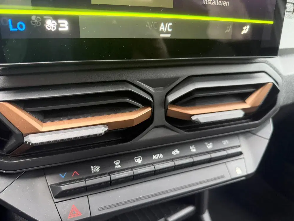 Dacia Duster 1.2 TCe 130 mild hybrid 4x4 Extreme Trekha uit 2024, foto 14