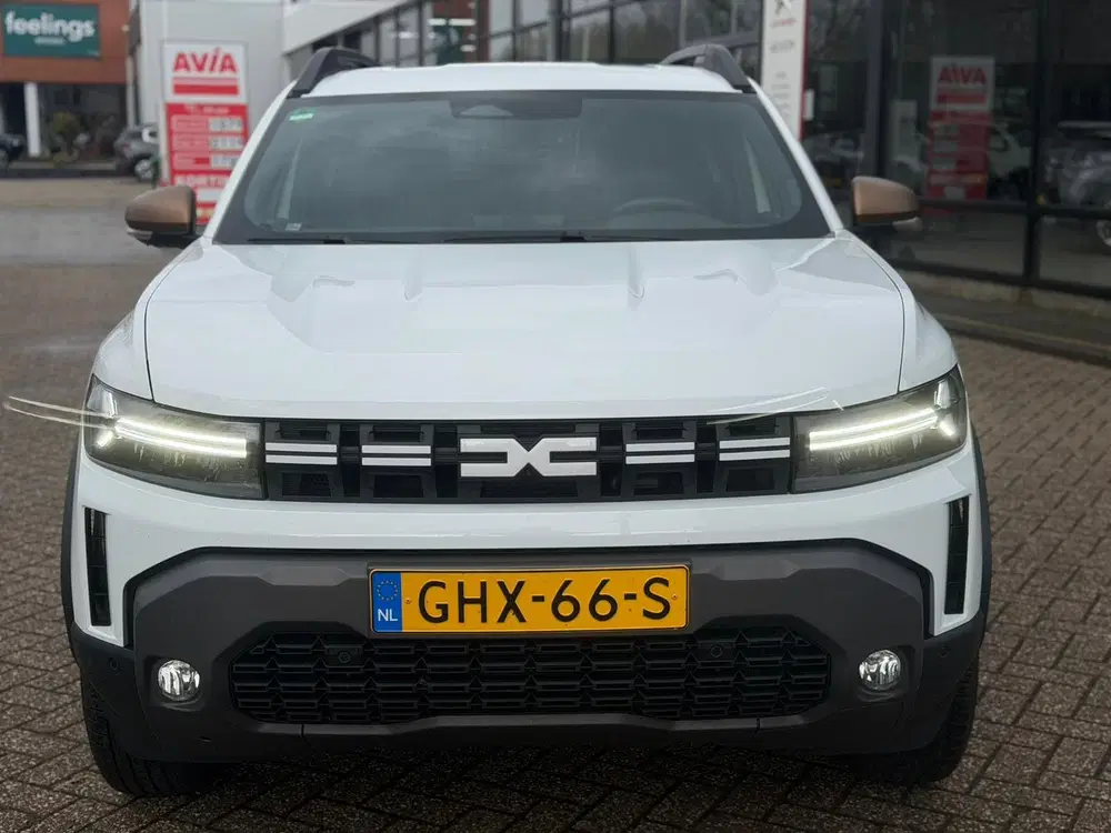 Dacia Duster 1.2 TCe 130 mild hybrid 4x4 Extreme Trekha uit 2024, foto 2