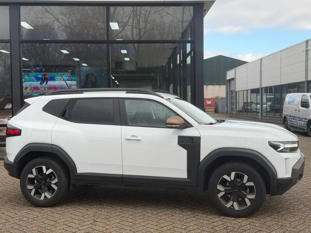 Dacia Duster 1.2 TCe 130 mild hybrid 4x4 Extreme Trekha uit 2024, foto 4