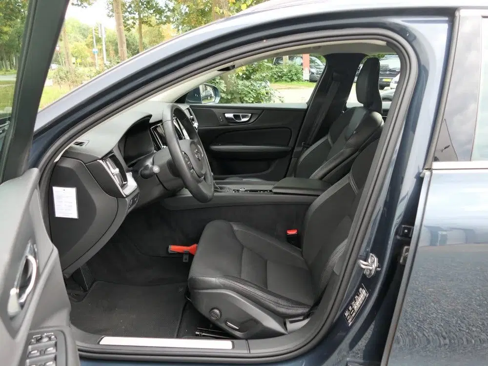 Volvo V60 2.0 T4 AUT Momentum 12 MND garantie DAB+ uit 2019, foto 6