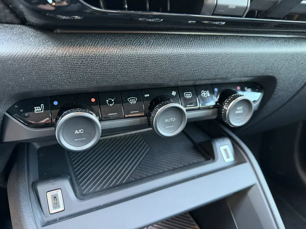 Citroën C4 1.2 Hybrid 145pk Business Automaat (bj 202 uit 2025, foto 11