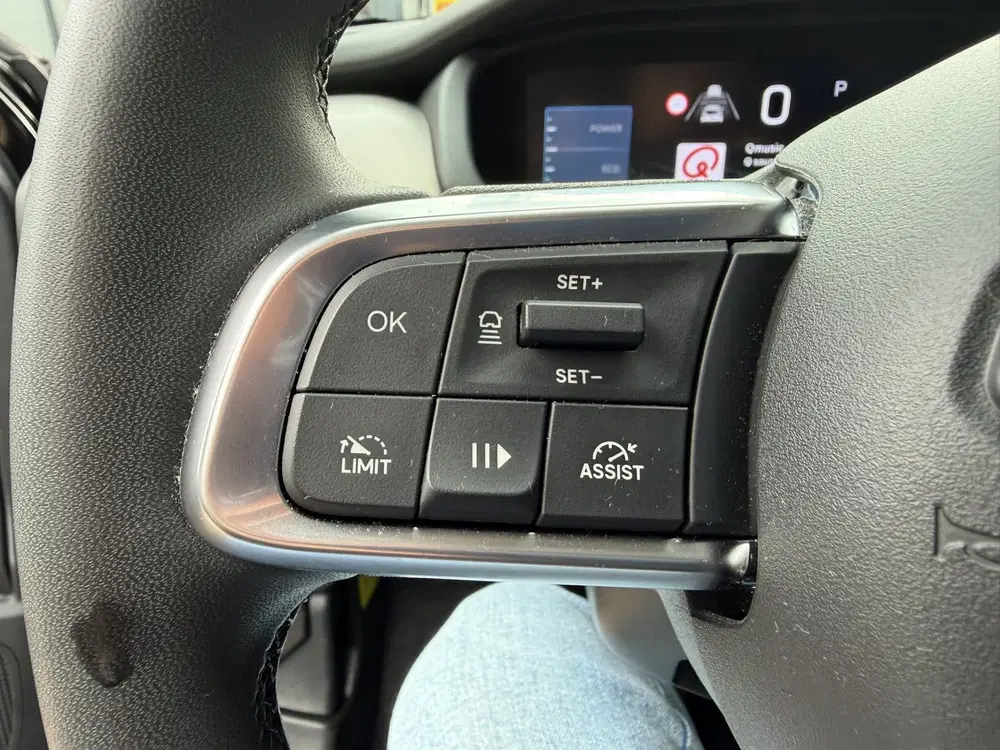 Jeep Avenger Summit 54 kWh Navigatie uit 2024, foto 14