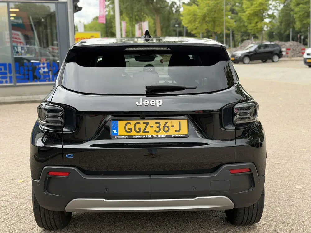Jeep Avenger Summit 54 kWh Navigatie uit 2024, foto 6