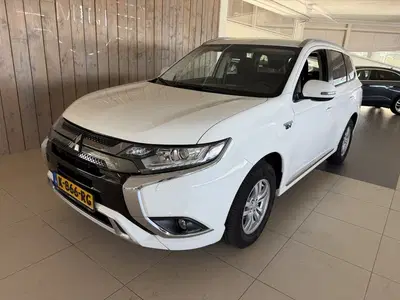Mitsubishi Outlander 2.4 PHEV Pure (bj 2021 uit 2021