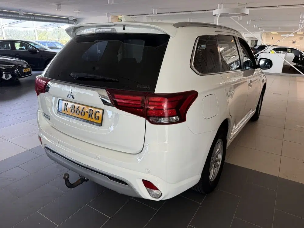 Mitsubishi Outlander 2.4 PHEV Pure (bj 2021 uit 2021, foto 4