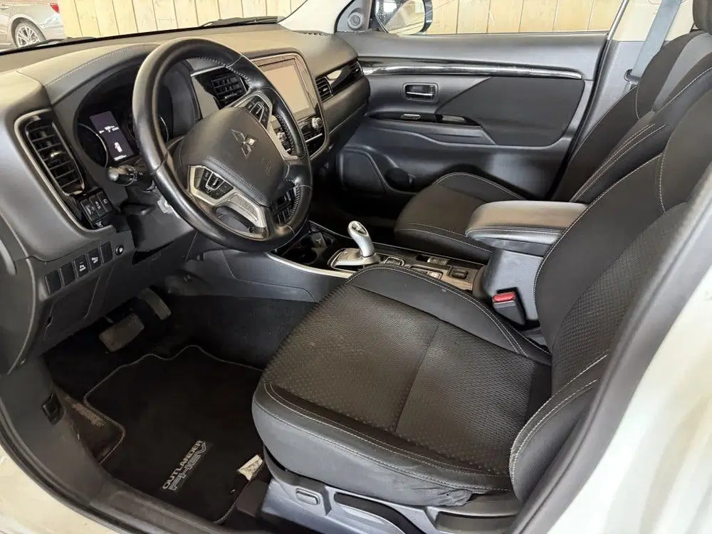 Mitsubishi Outlander 2.4 PHEV Pure (bj 2021 uit 2021, foto 6