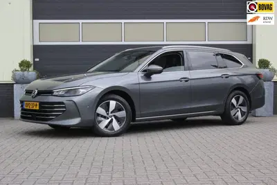 Volkswagen Passat 1.5 eTSI Business uit 2025